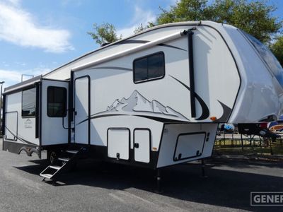 2022 EAST TO WEST 286RL-OK — front three-quarter view