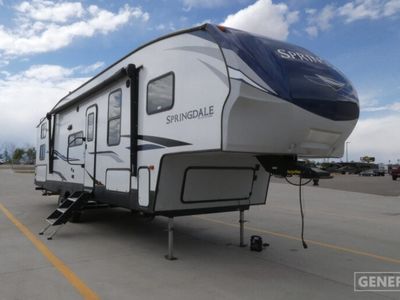 2021 KEYSTONE 300FWBH — front three-quarter view
