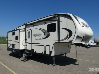 2018 GRAND DESIGN 29RS — front three-quarter view