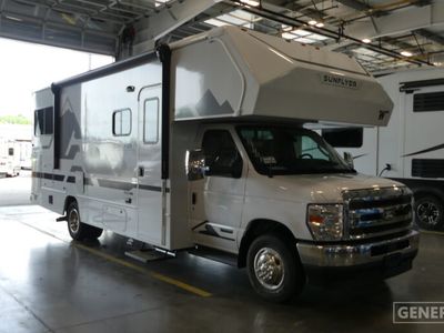 2027 WINNEBAGO 24GG — front three-quarter view