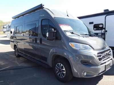 2024 WINNEBAGO 59K — front three-quarter view