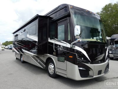 2023 TIFFIN 37BH — front three-quarter view