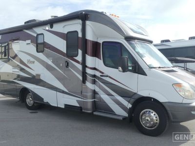 2014 WINNEBAGO 24G — front three-quarter view