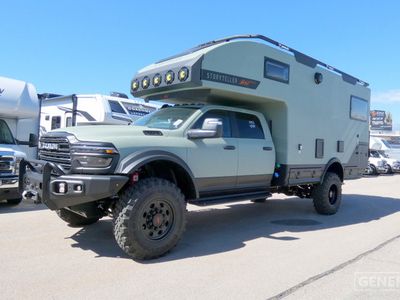 2026 STORYTELLER OVERLAND HILT — front three-quarter view