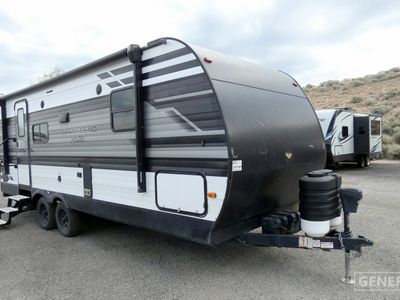 2021 GRAND DESIGN 221RB — front three-quarter view