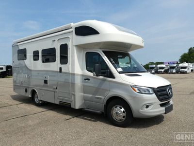 2027 WINNEBAGO 24R — front three-quarter view