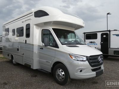 2027 WINNEBAGO 24R — front three-quarter view
