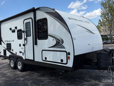 2022 GULF STREAM 21TBD — front three-quarter view
