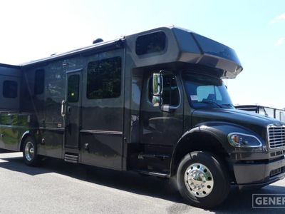 2024 DYNAMAX 32KD — front three-quarter view