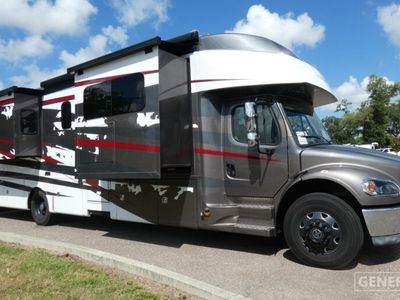 2022 TIFFIN 38BB — front three-quarter view