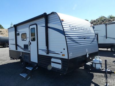 2021 Keystone 1800BH — front three-quarter view