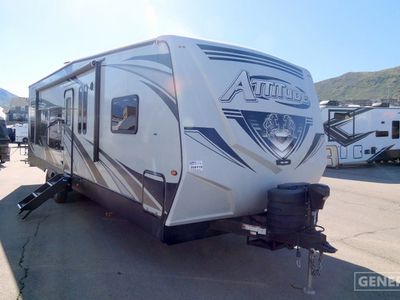 2019 ECLIPSE 2814GS — front three-quarter view