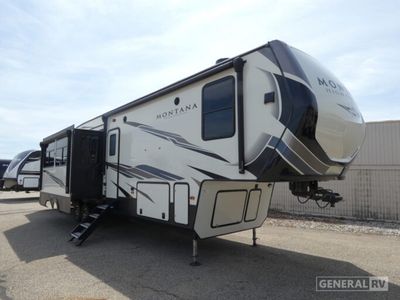 2021 KEYSTONE 365BH — front three-quarter view
