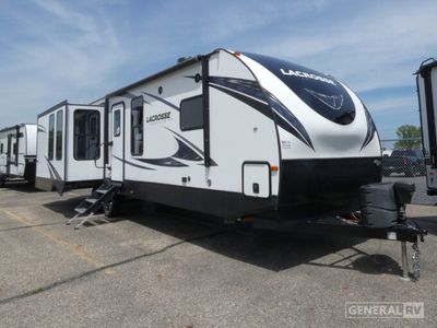 2020 Prime Time 3311RK — front three-quarter view