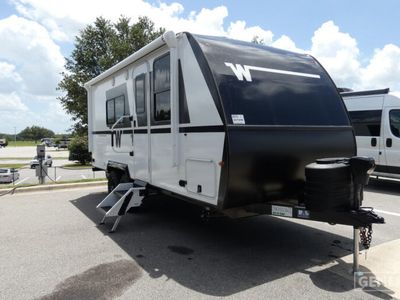 2026 WINNEBAGO 2000FRB — front three-quarter view