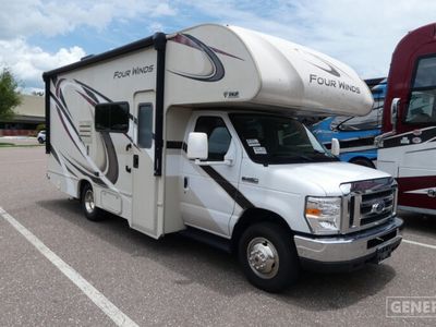 2019 THOR 22B — front three-quarter view