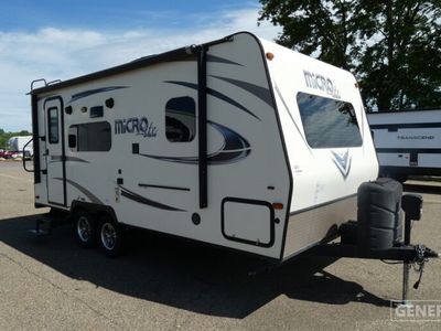 2018 FOREST RIVER 21FBRS — front three-quarter view