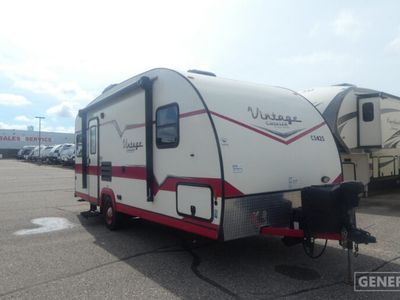 2017 GULF STREAM 19ERD — front three-quarter view