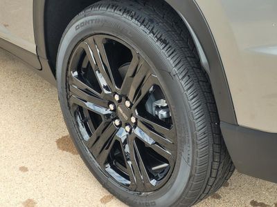 2026 GMC Acadia — detail view