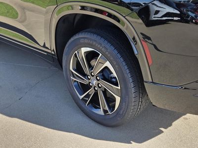 2026 Buick Enclave — detail view