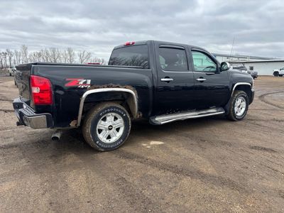 2011 Chevrolet Silverado 1500 — interior view