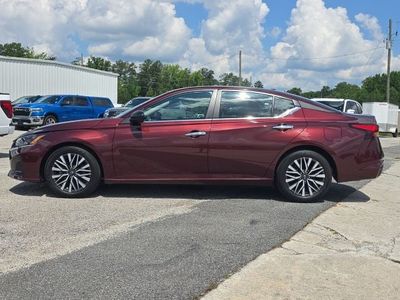 2025 Nissan Altima — side profile view