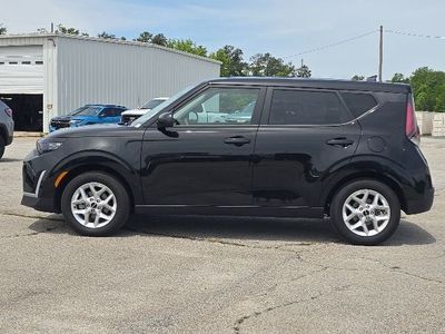 2025 Kia Soul — side profile view