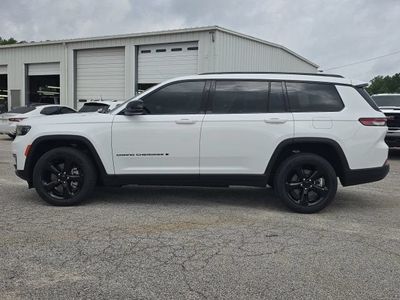 2025 Jeep Grand Cherokee L — side profile view