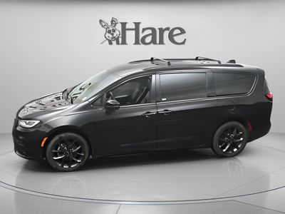 2023 Chrysler Pacifica — rear three-quarter view