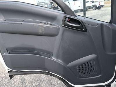 2025 Isuzu NRRGAS — interior view