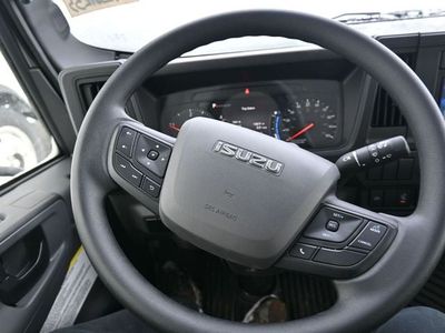 2026 Isuzu NRR — side profile view