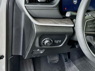 2024 Jeep Grand Cherokee — interior view