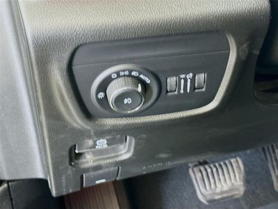 2024 Jeep Grand Cherokee — interior view