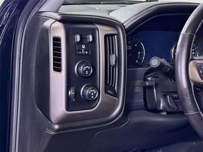 2018 GMC Sierra 1500 — interior view