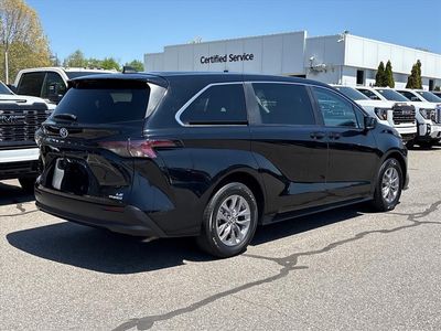 2024 Toyota Sienna — side profile view