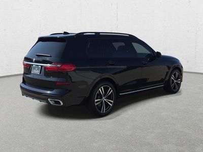 2022 BMW X7 — detail view