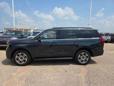 2025 Ford Expedition — side profile view