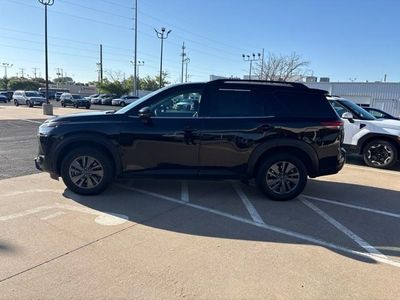 2024 Nissan Pathfinder — side profile view