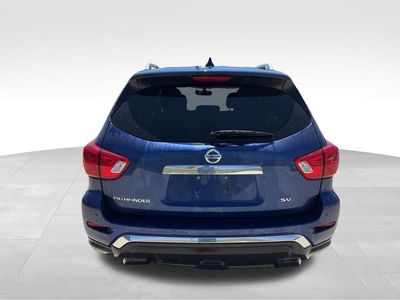 2019 Nissan Pathfinder — rear three-quarter view