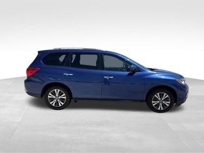 2019 Nissan Pathfinder — interior view