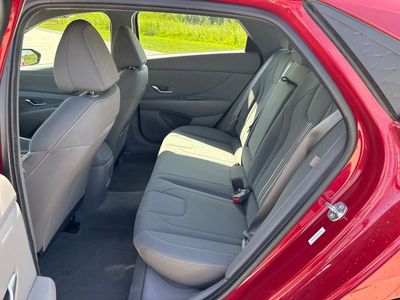 2025 Hyundai Elantra — detail view