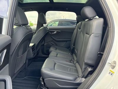 2025 Audi Q7 — detail view