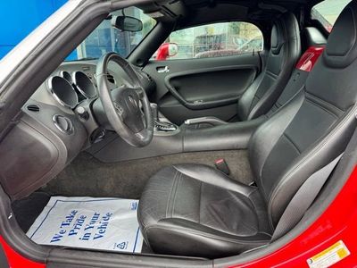 2006 Pontiac Solstice — interior view