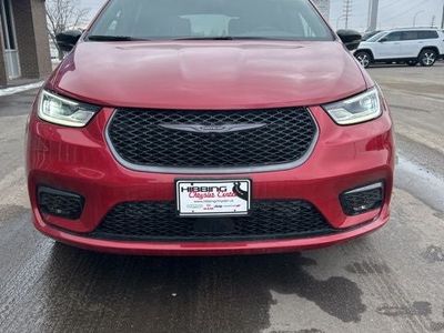 2026 Chrysler Pacifica — side profile view