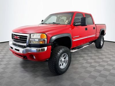 2006 GMC Sierra 2500HD — rear three-quarter view
