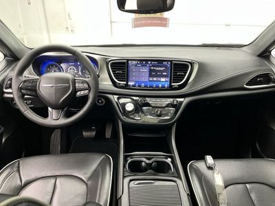 2022 Chrysler Pacifica — interior view