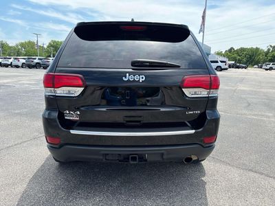 2021 Jeep Grand Cherokee — interior view
