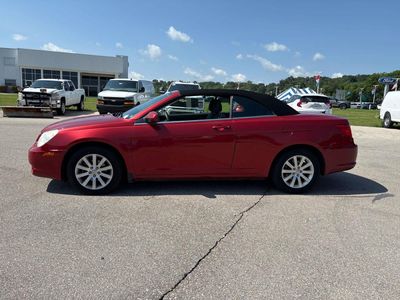 2010 Chrysler Sebring — side profile view