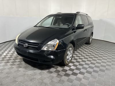 2009 Kia Sedona — interior view