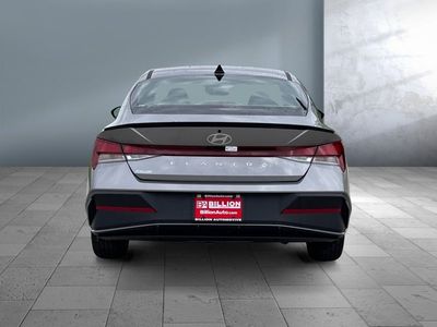 2025 Hyundai ELANTRA — detail view